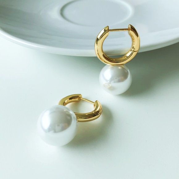 Gold Hoops Pearl Earrings - Picture 2 of 7